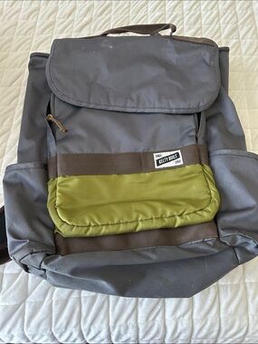 KELTY Men's Gray Backpack with Olive Green Front Pocket